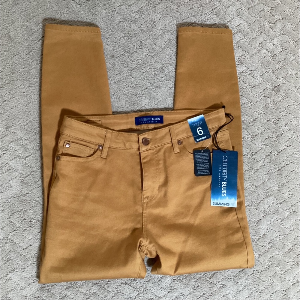 🧡NWT🧡 SKINNY SLIMMING MUSTARD COLORED W/STRETCH by CELEBRITY BLUES SIZE 6